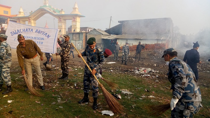 प्रजातन्त्र दिवसको अवसरमा कपिलबस्तुको सीमा नाकामा बृृहत सरसफाई